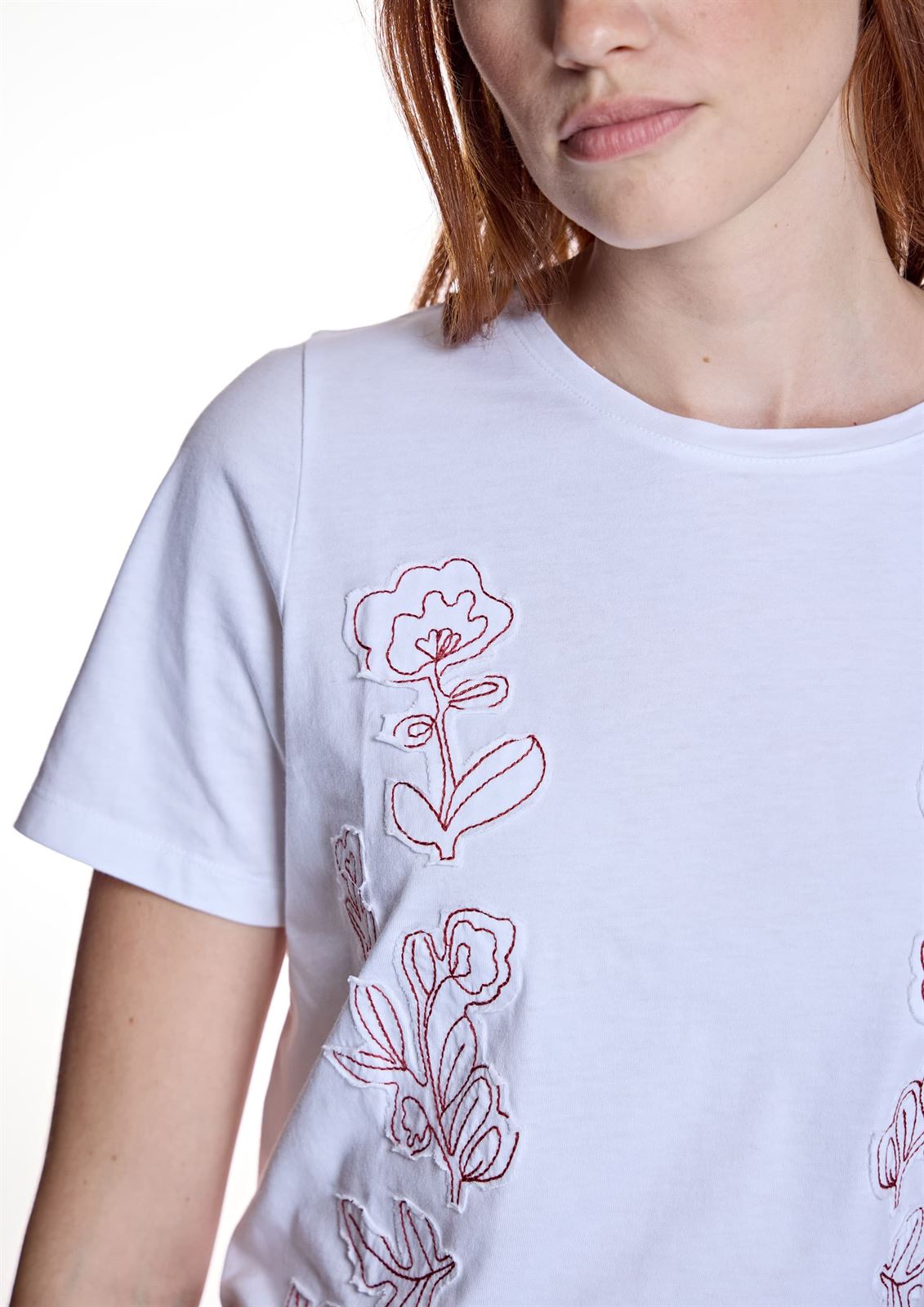 Camiseta Alba Conde 1812 blanca flores teja - Imagen 1