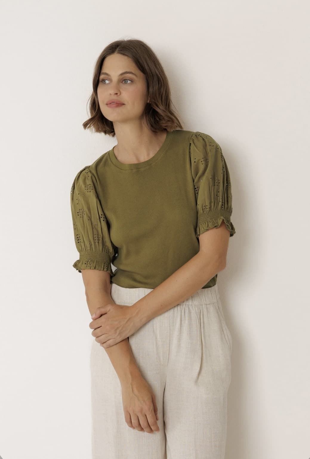 Camiseta Indi & Cold  MC420 MANGAS GLOBO verde khaki - Imagen 2