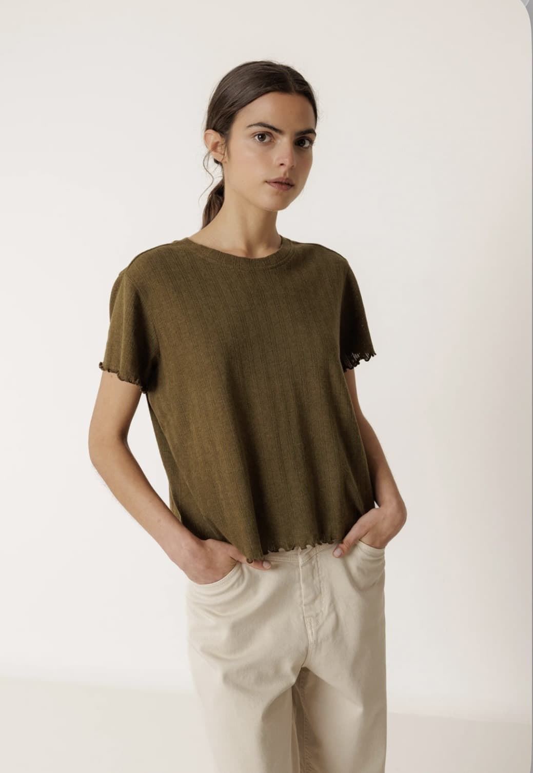 Camiseta Indi & Cold SK400 CROPPED RIB verde khaki - Imagen 2