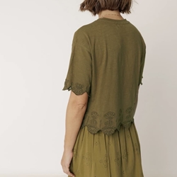 Camiseta Indi & Cold sk430 boxy bordada verde khaki - Imagen 2