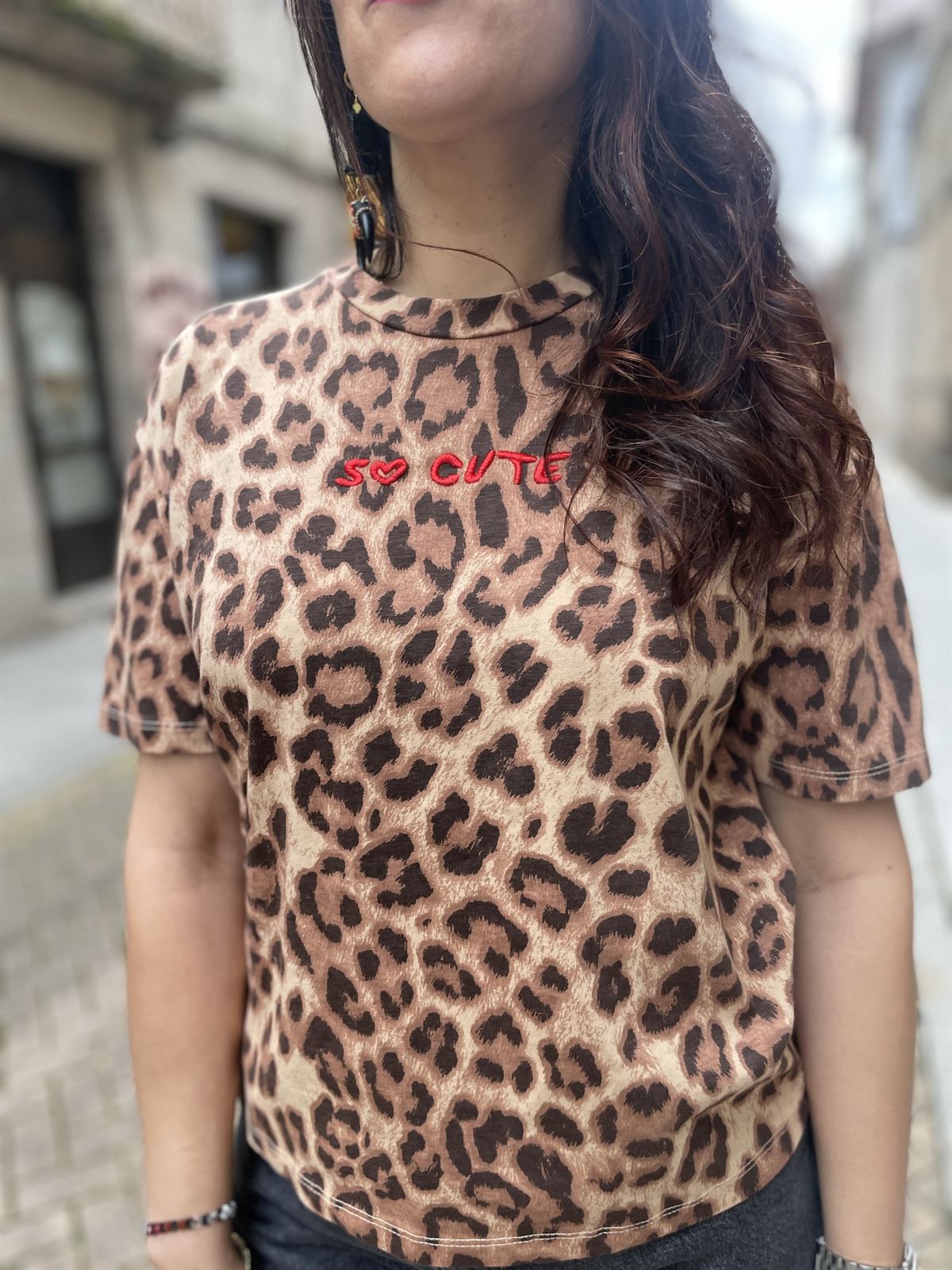 camiseta print letras rojo - Imagen 4