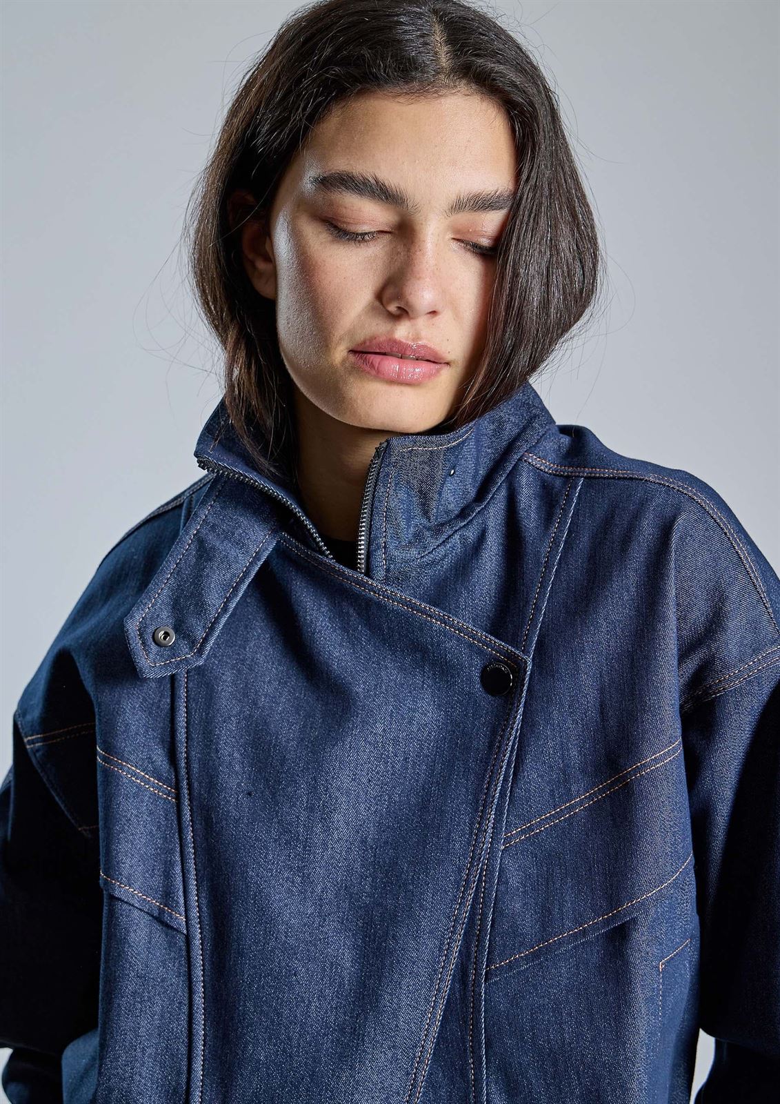 CAZADORA Alba Conde con cremallera denim azul - Imagen 5