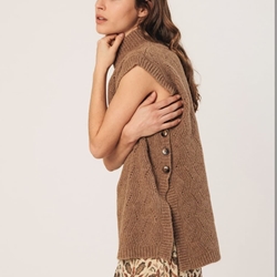 Chaleco Indi & Cold punto fantasia NJ466 Camel - Imagen 1