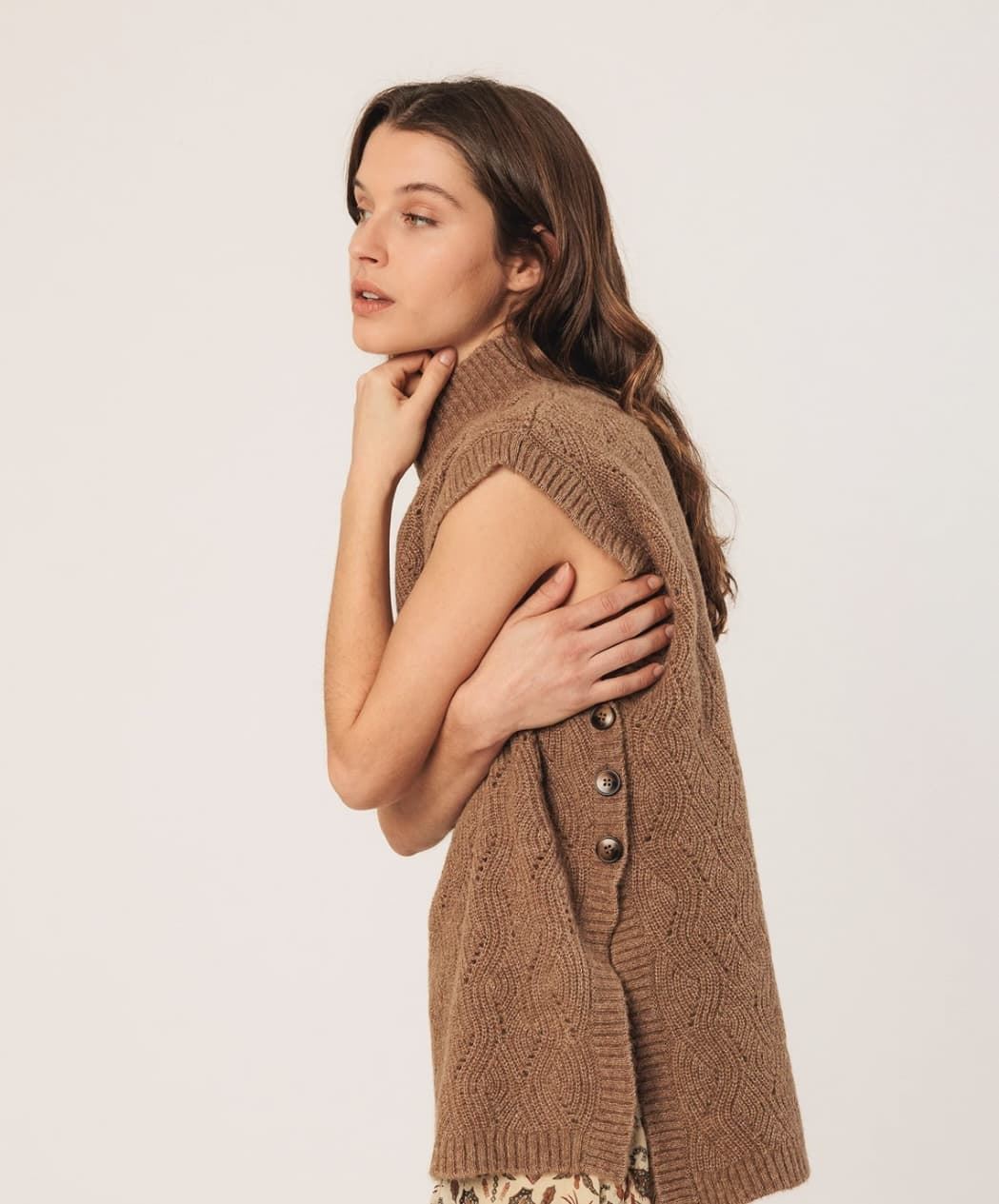 Chaleco Indi & Cold punto fantasia NJ466 Camel - Imagen 5