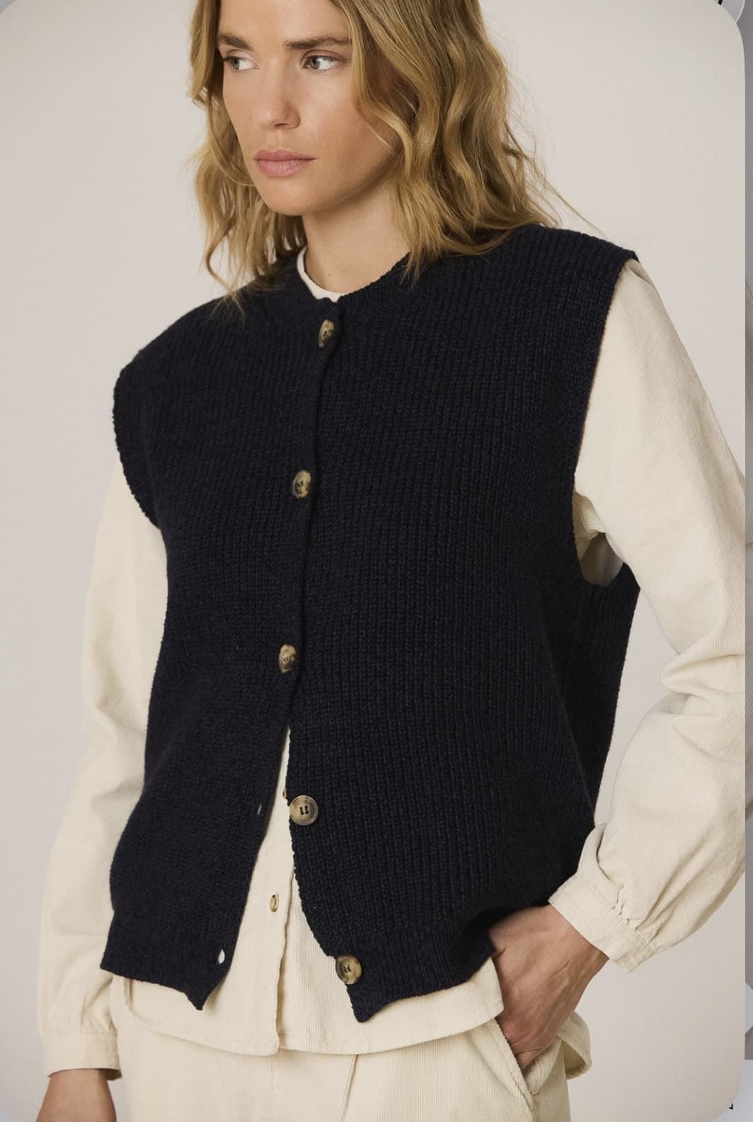 CHALECO Indi & Cold  RD526 Canalé con merino azul marino - Imagen 3
