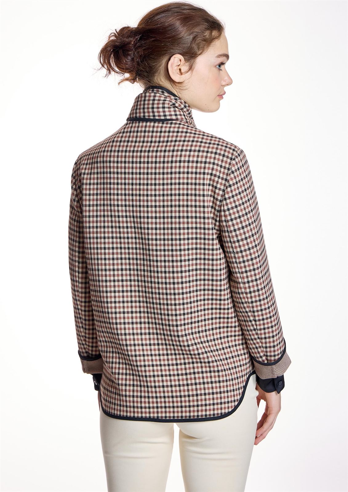 CHAQUETA ALBA CONDE 5100 DE CUADROS CON CUELLO ENVOLVENTE - Imagen 5