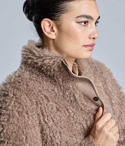 CHAQUETA  Alba Conde 6886-576-13 efecto pelo beige - Imagen 2