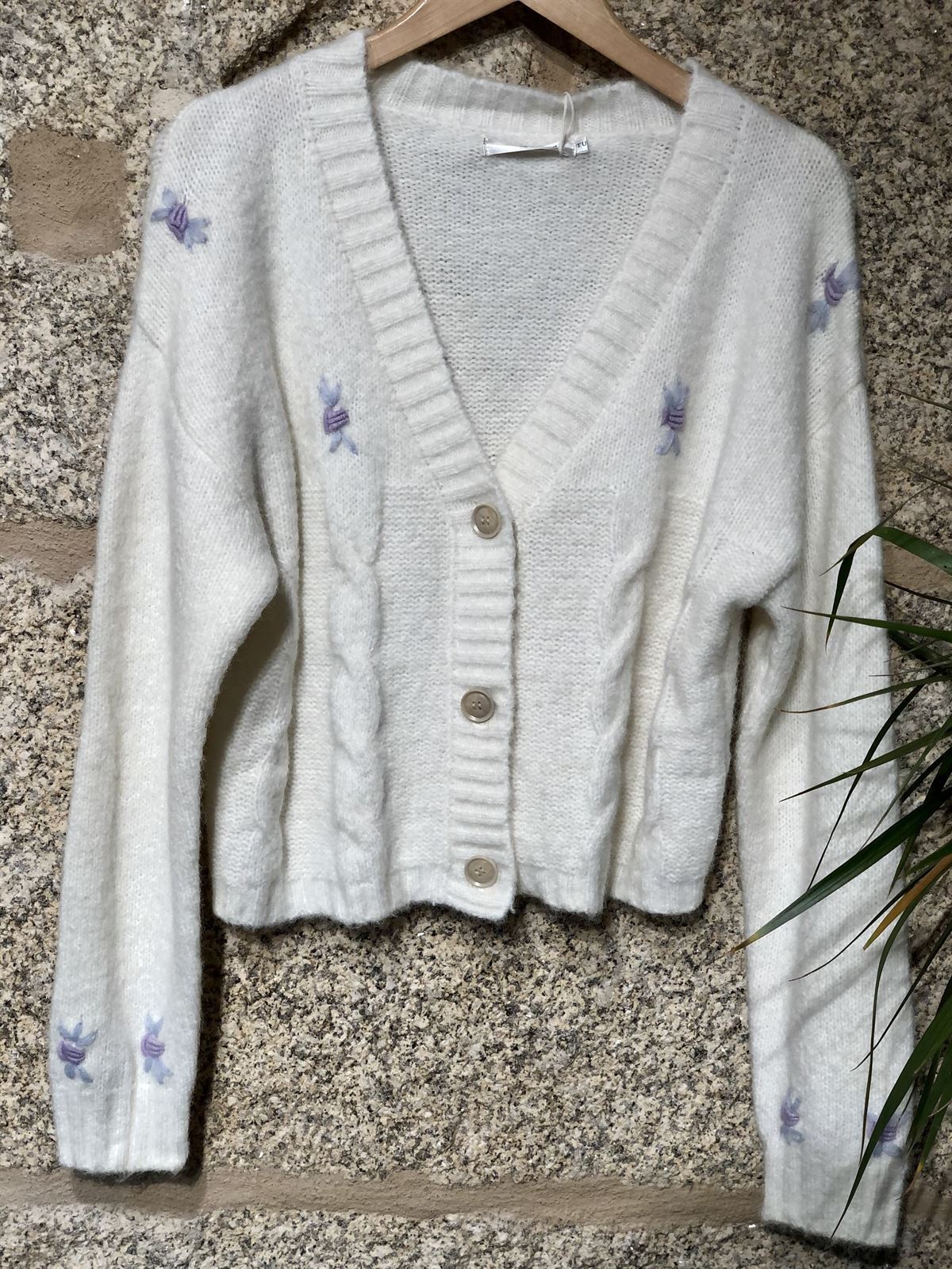 Chaqueta bordados blanca - Imagen 4