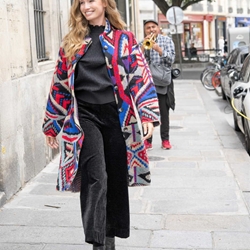 Chaqueta Derhy BAROQUE larga estampado tonos rojos y azules - Imagen 1