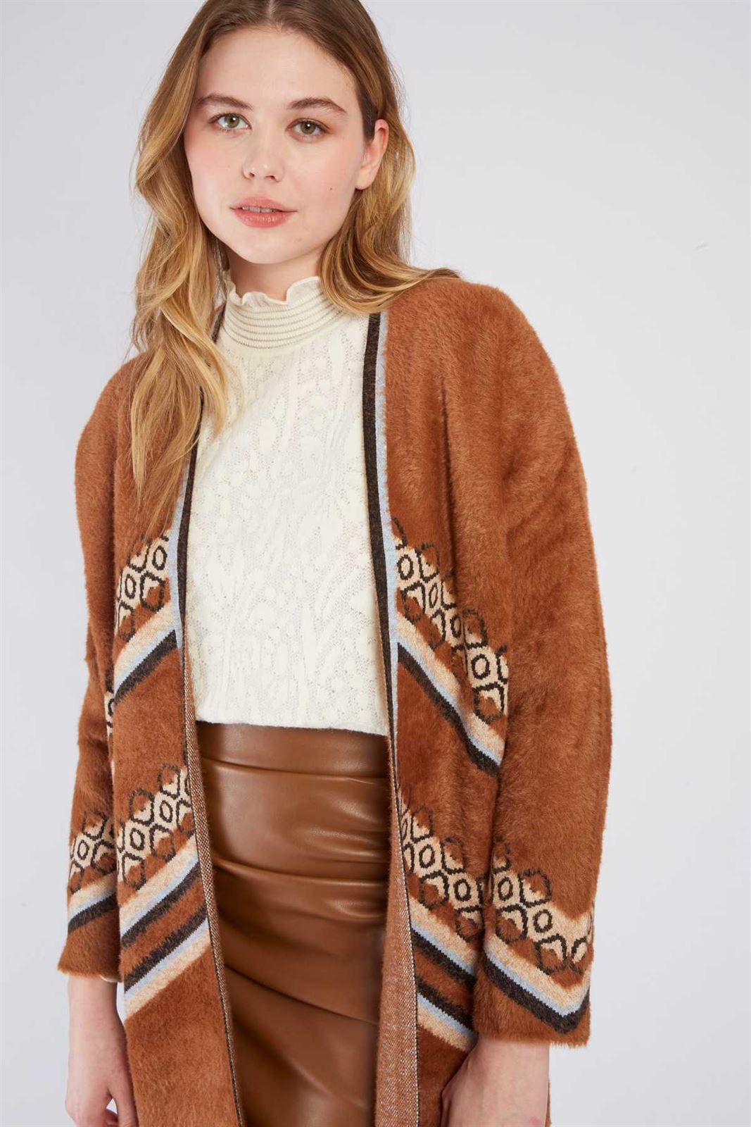 Chaqueta Derhy Belen pelito etnica  camel - Imagen 1