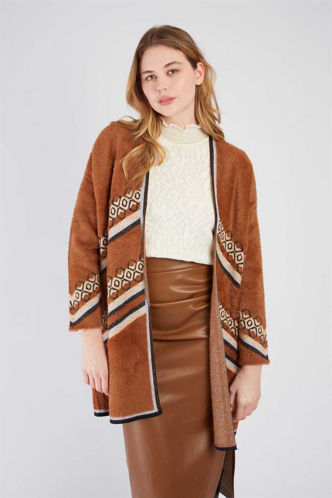 Chaqueta Derhy Belen pelito etnica  camel - Imagen 3