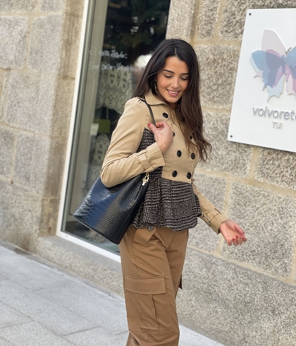 Chaqueta gabardina peplum corta - Imagen 2