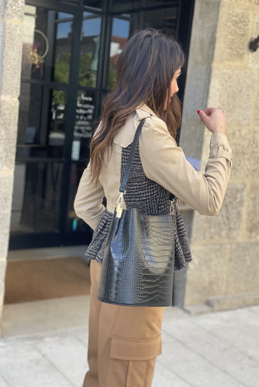 Chaqueta gabardina peplum corta - Imagen 5