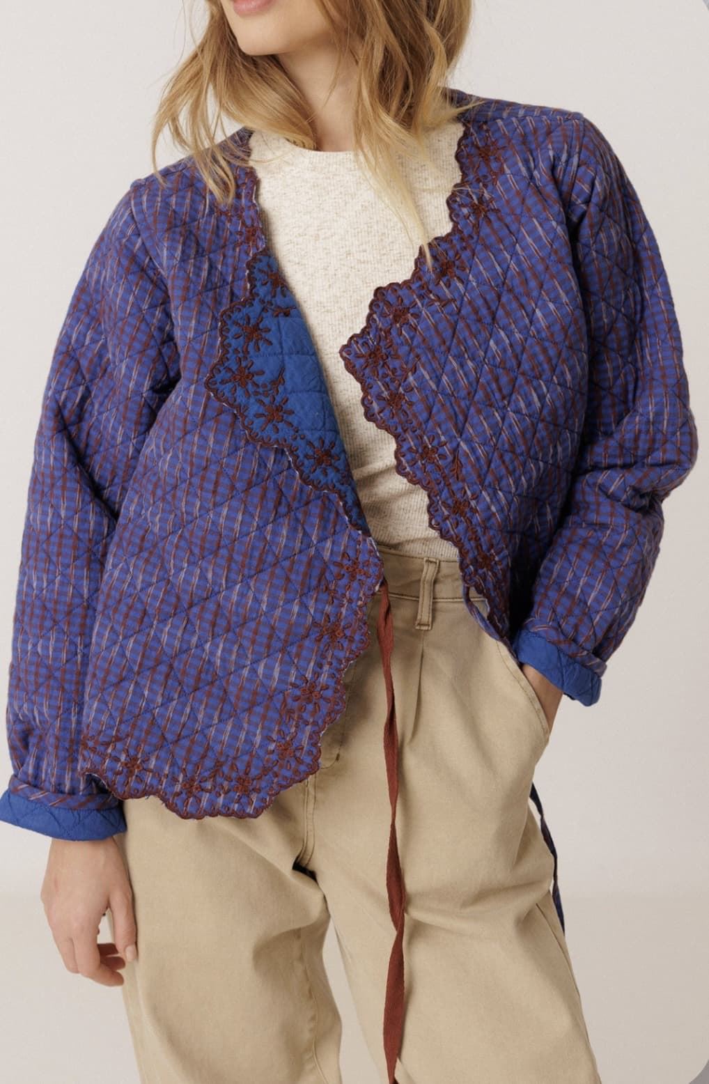 CHAQUETA Indi & Cold AD132 bordados a contraste azul Klein - Imagen 3