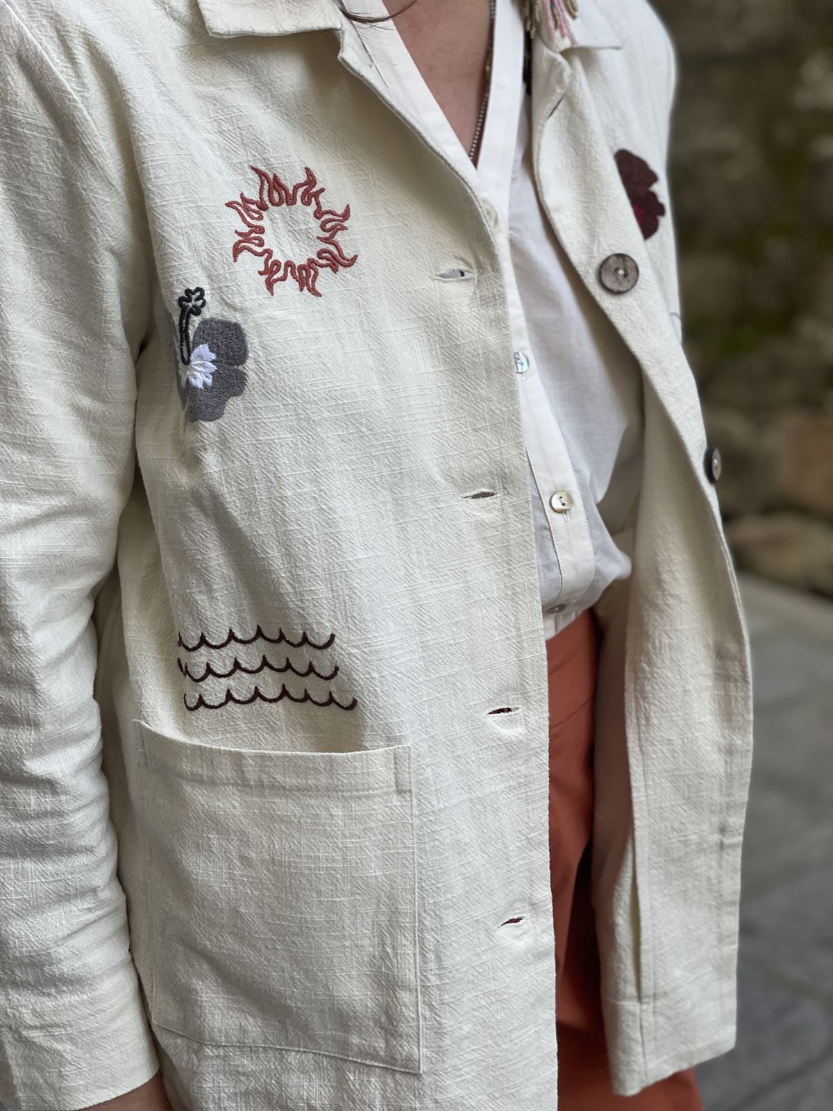 Chaqueta Nice Things bordados pacific cruda - Imagen 1