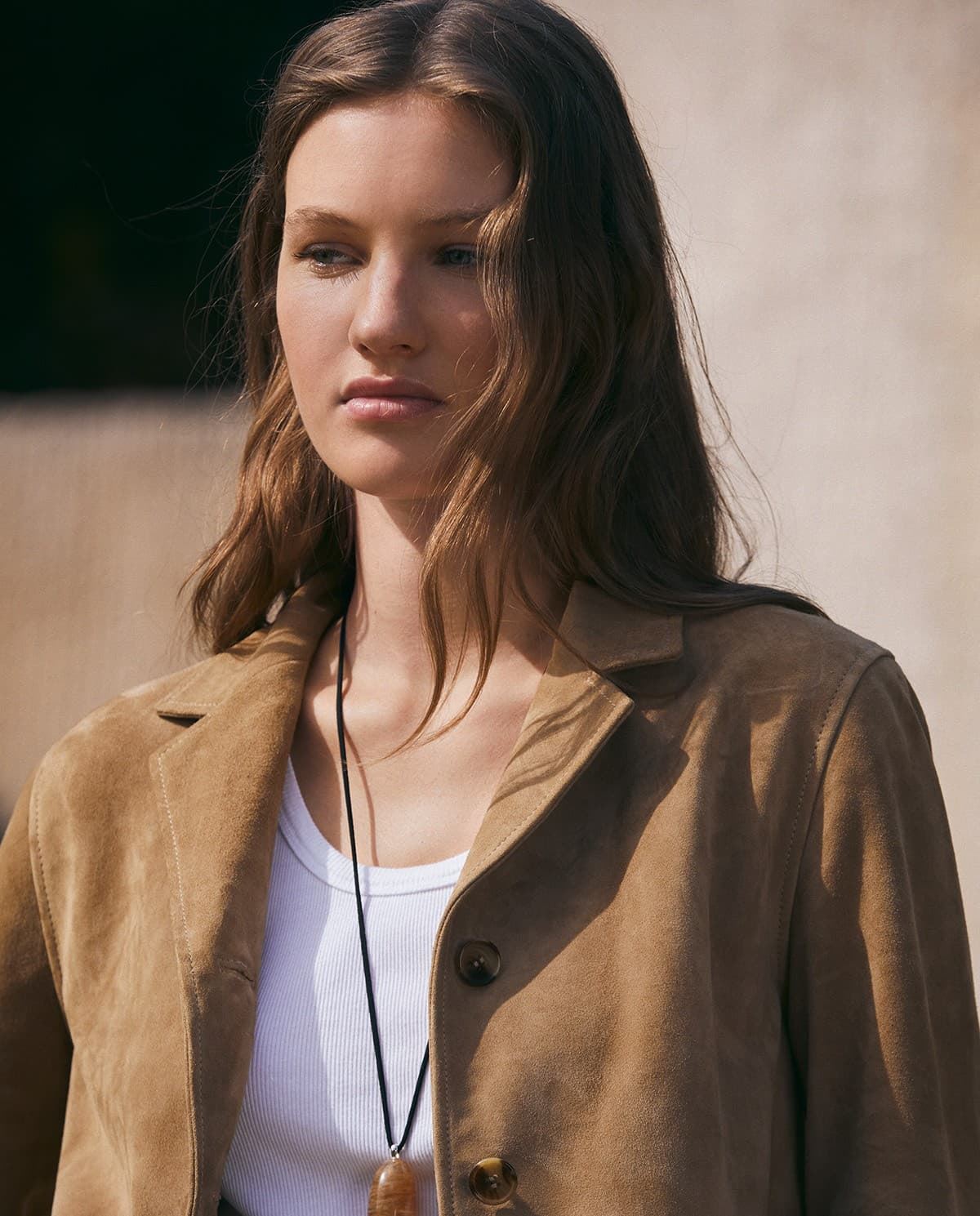 Chaqueta Yerse 4481 de ante cuello solapa arena - Imagen 6