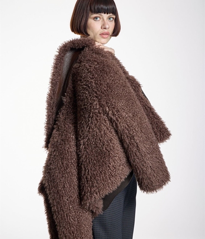 CHAQUETÓN ALBA CONDE 6886 TEDDY MARRÓN CHOCOLATE - Imagen 2