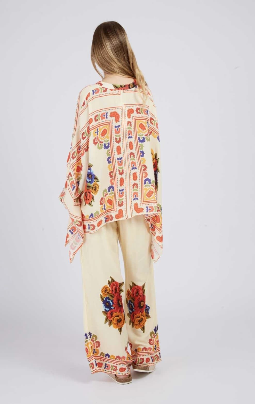 Conjunto Derhy  HOLY de pantalón y kimono crudo - Imagen 3