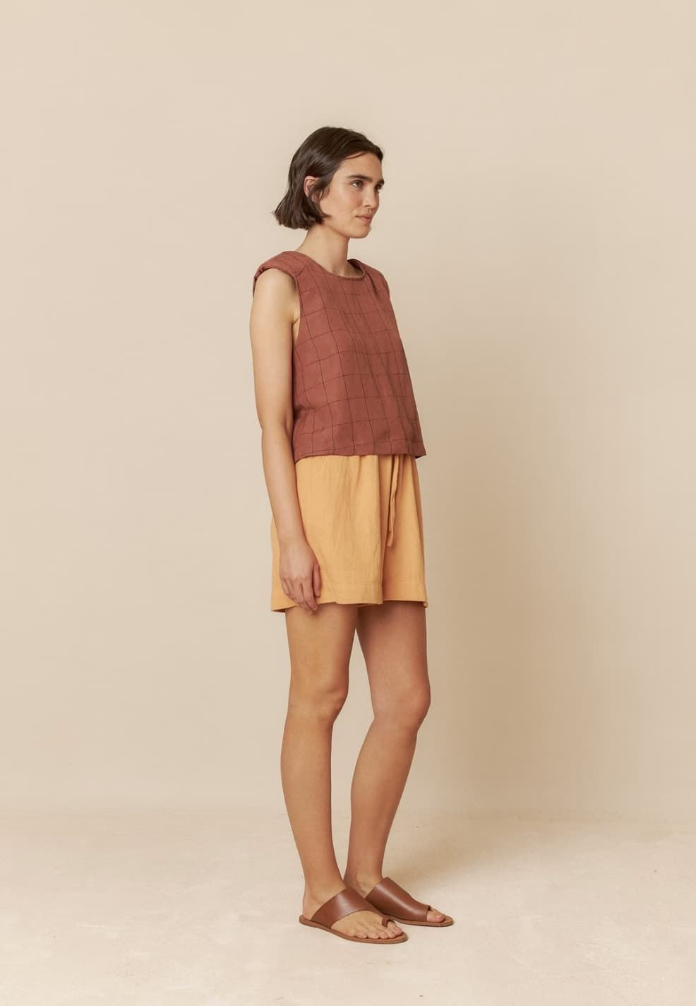 Crop top Indi & Cold 222 cuadro ventana chocolate - Imagen 3