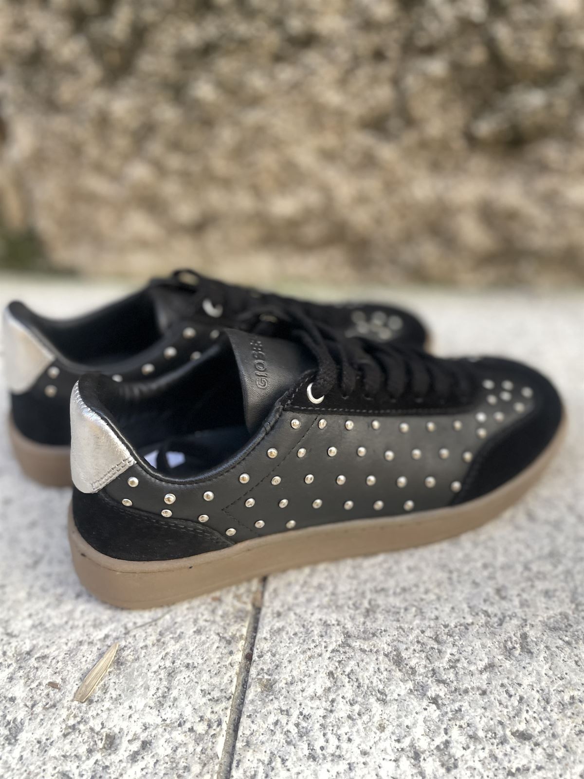 Deportiva Gioseppo 80670 piel tachas negra - Imagen 4
