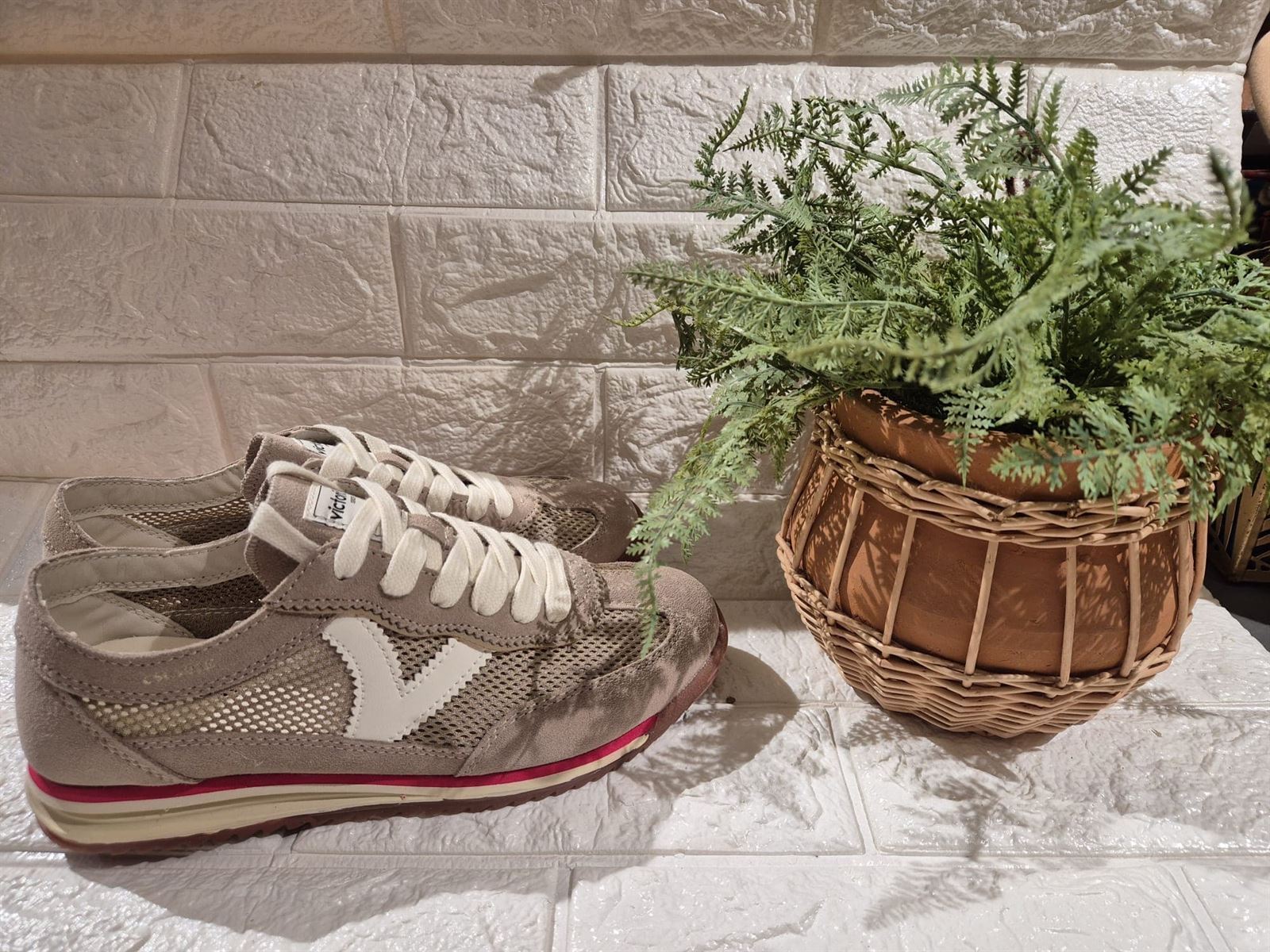 Deportiva VICTORIA 1158105 SATURNO REJILLA & SERRAJE BEIGE - Imagen 1