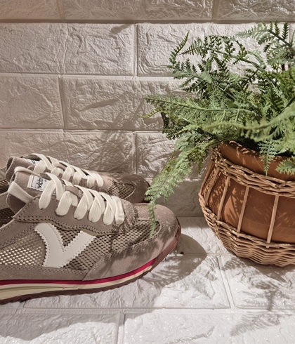 Deportiva VICTORIA 1158105 SATURNO REJILLA & SERRAJE BEIGE - Imagen 1