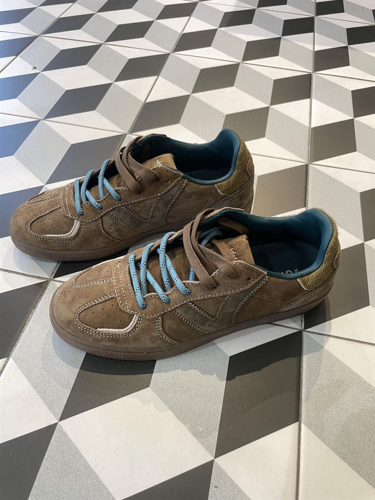 Deportiva VICTORIA 1267100 LONDRES SERRAJE Taupe - Imagen 3