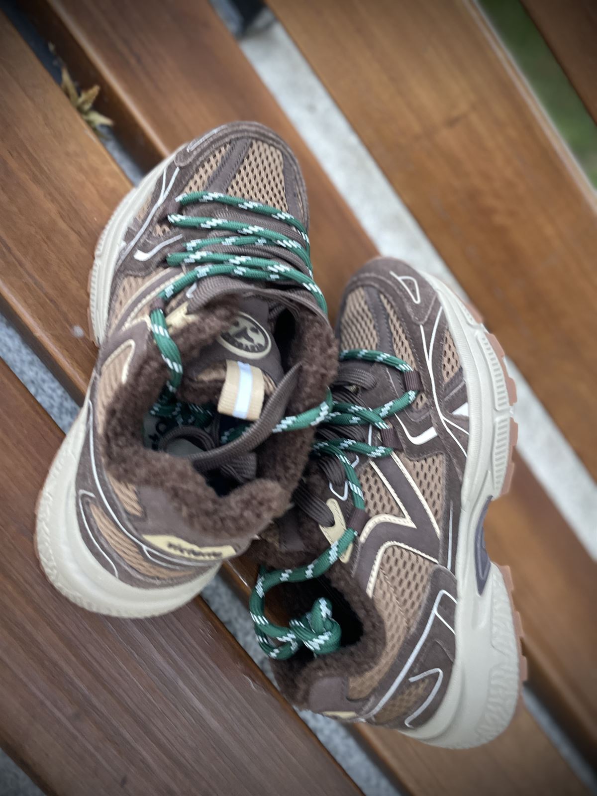 Deportiva VICTORIA 1267100 MYTHOS - TRAIL Marrón - Imagen 1
