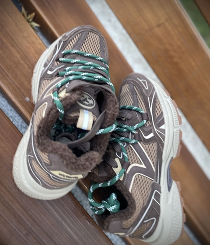 Deportiva VICTORIA 1267100 MYTHOS - TRAIL Marrón - Imagen 1