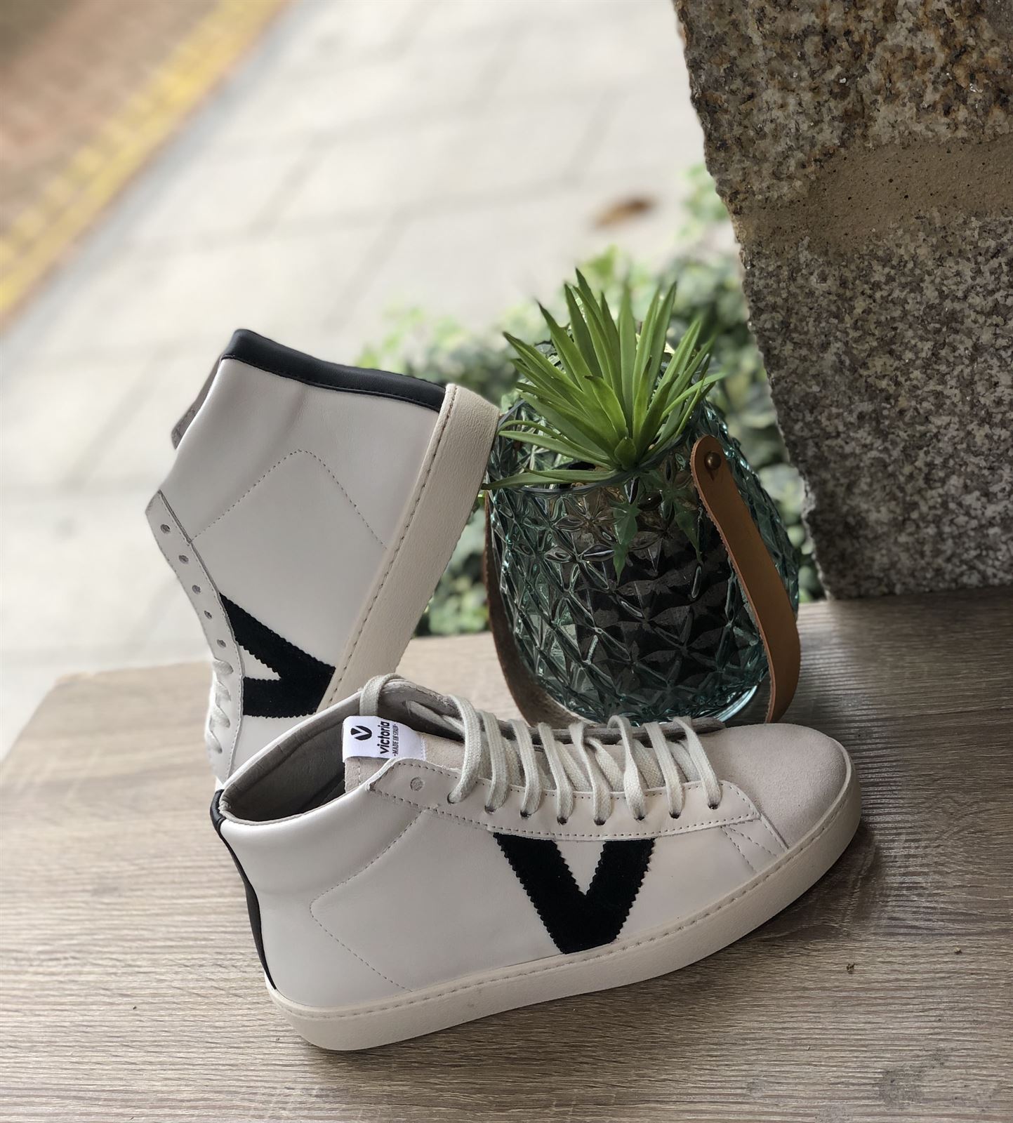 Deportiva Victoria bota contraste blanca Deportivas