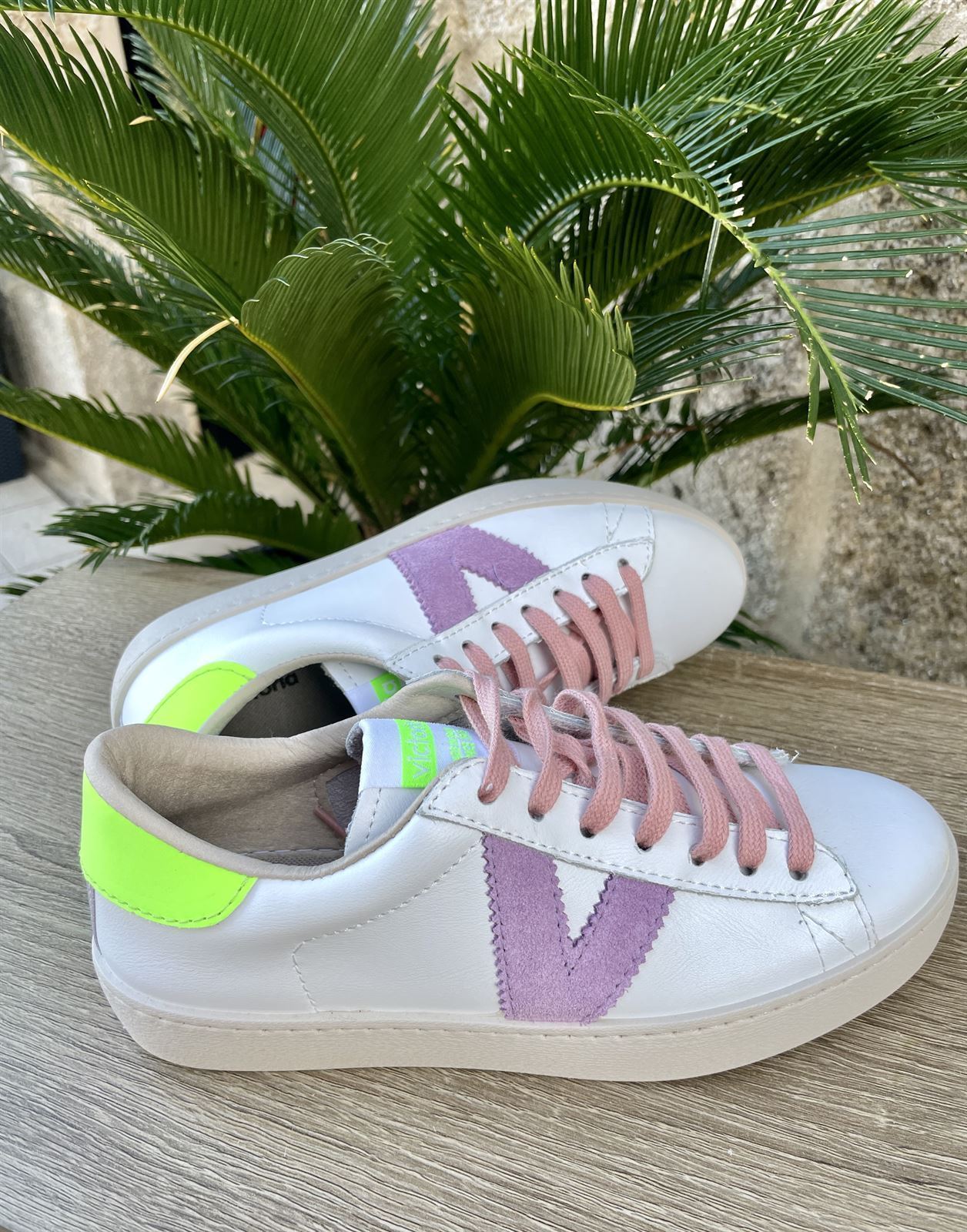 Deportiva VICTORIA neon V lila y neon - Imagen 2
