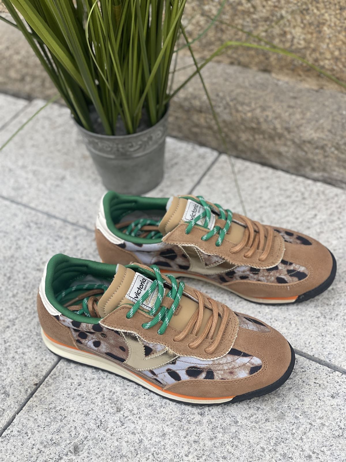 Deportiva VICTORIA SATURNO NYLON ANIMAL PRINT & SERRAJE Sneakers 1158103-87 Camel - Imagen 4