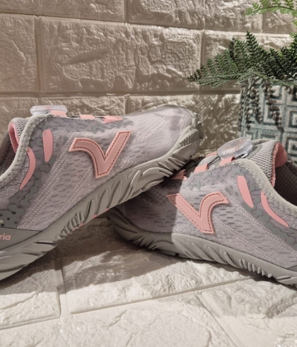 Deportiva VICTORIA TERRATECH BAREFOOT MESH unisex gris rosa - Imagen 1