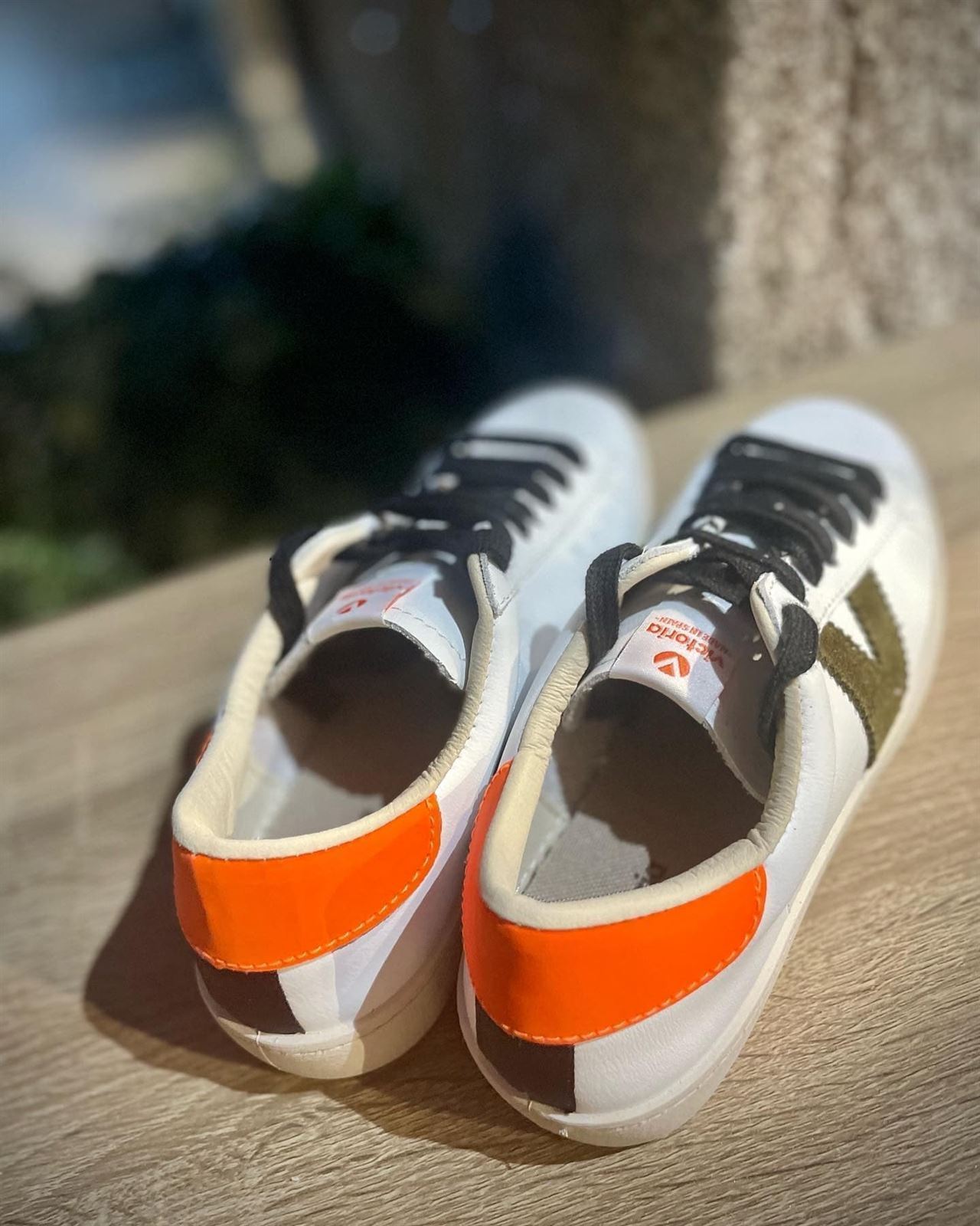 Deportivas Victoria neon naranja - Imagen 4