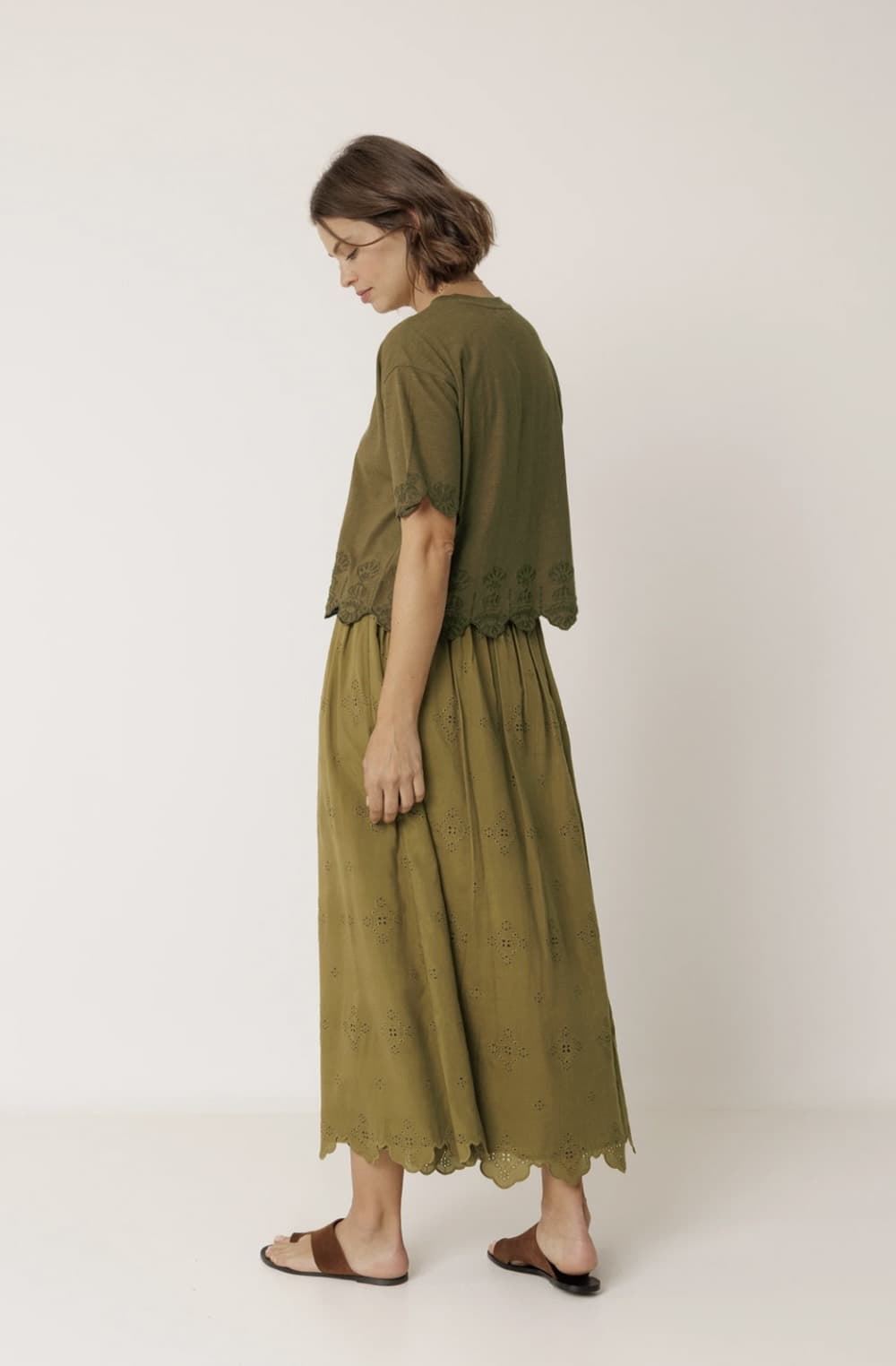 Falda Indi & Cold  MC167 FALDA MIDI BORDADA khaki - Imagen 2