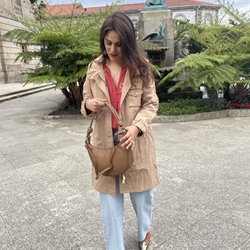 GABARDINA Rinascimento logo espalda beige - Imagen 2