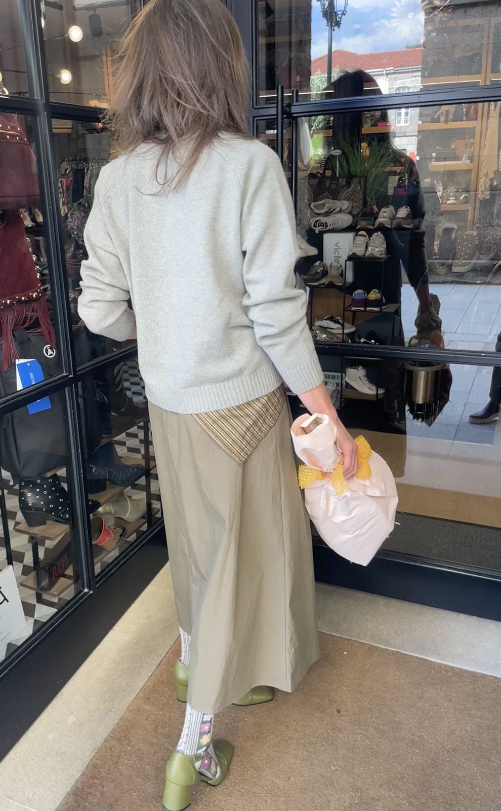 Jersey  43537 MEZCLA LANA CUELLO PICO verde grisáceo - Imagen 4