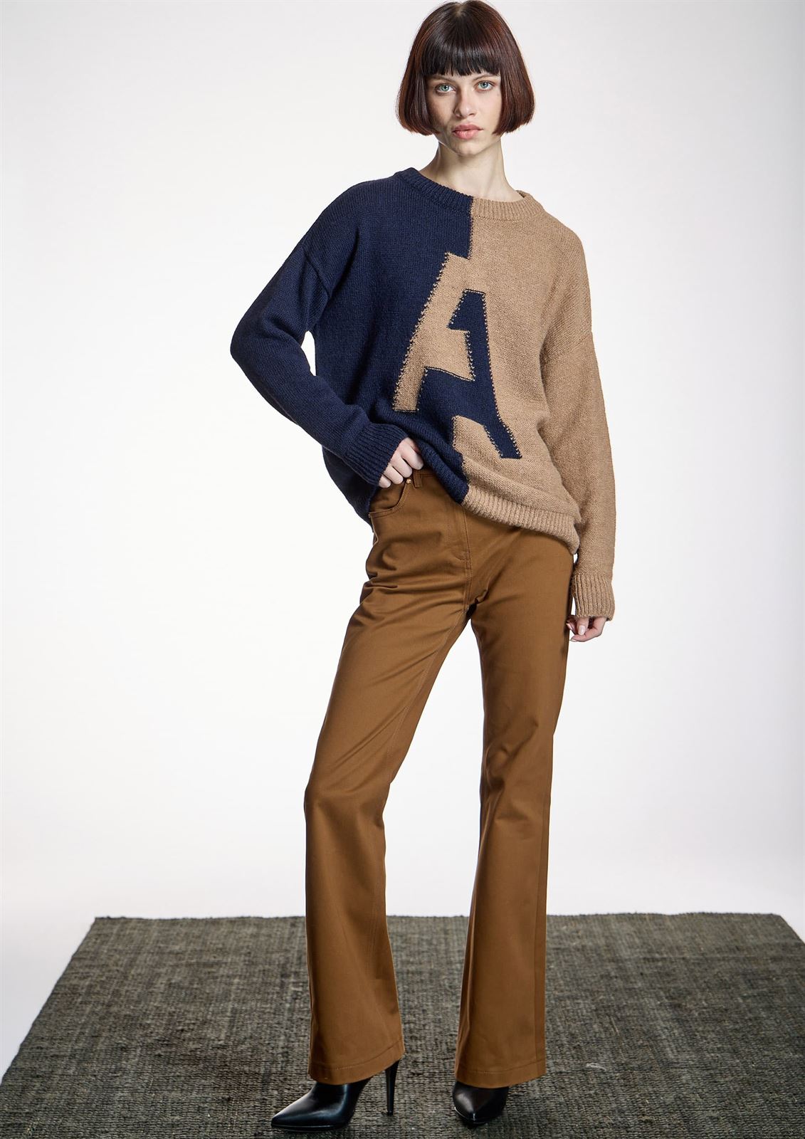 JERSEY Alba Conde 6854 BICOLOR CAMEL Y AZUL MARINO - Imagen 2