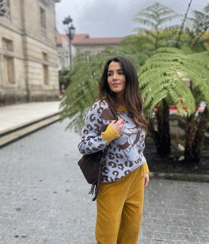 Jersey ZOE print Mickey azules , marrones vivo amarillo. - Imagen 2