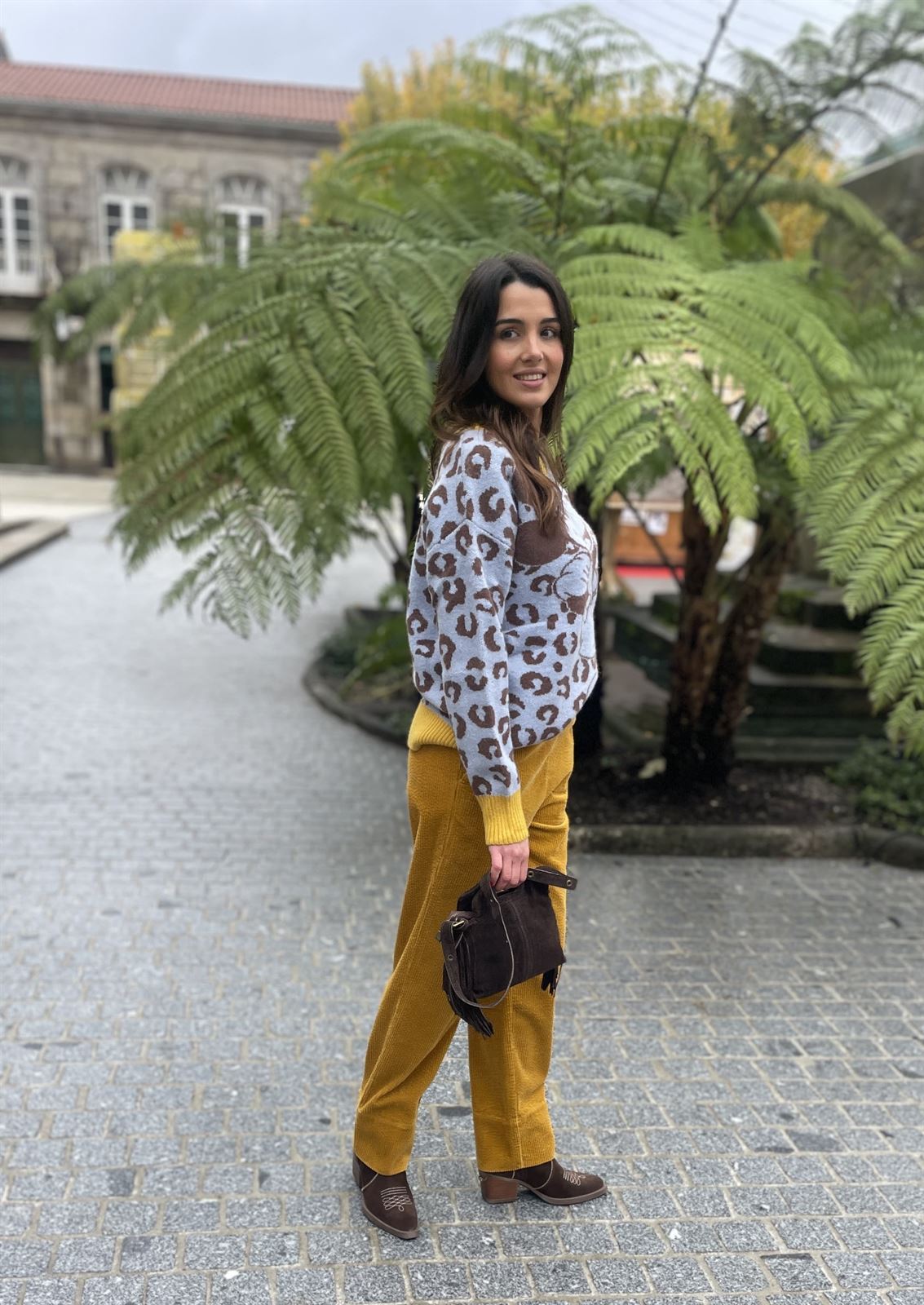 Jersey ZOE print Mickey azules , marrones vivo amarillo. - Imagen 4