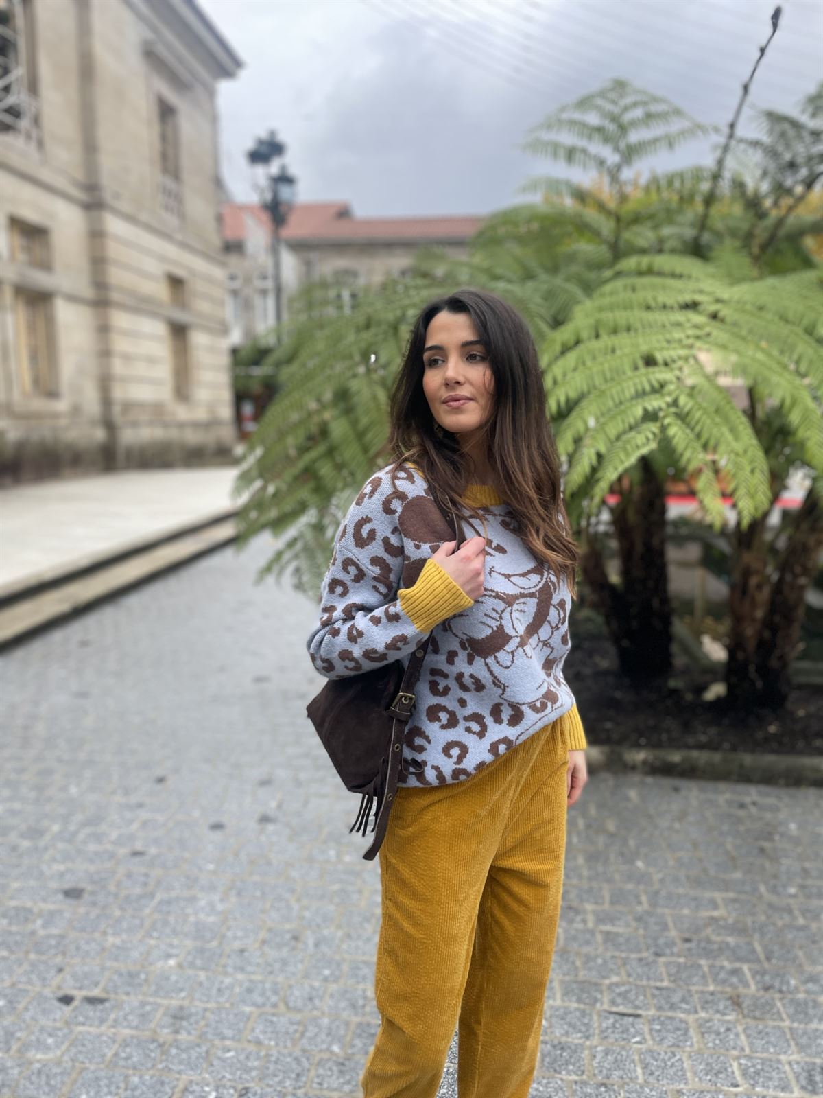 Jersey ZOE print Mickey azules , marrones vivo amarillo. - Imagen 6