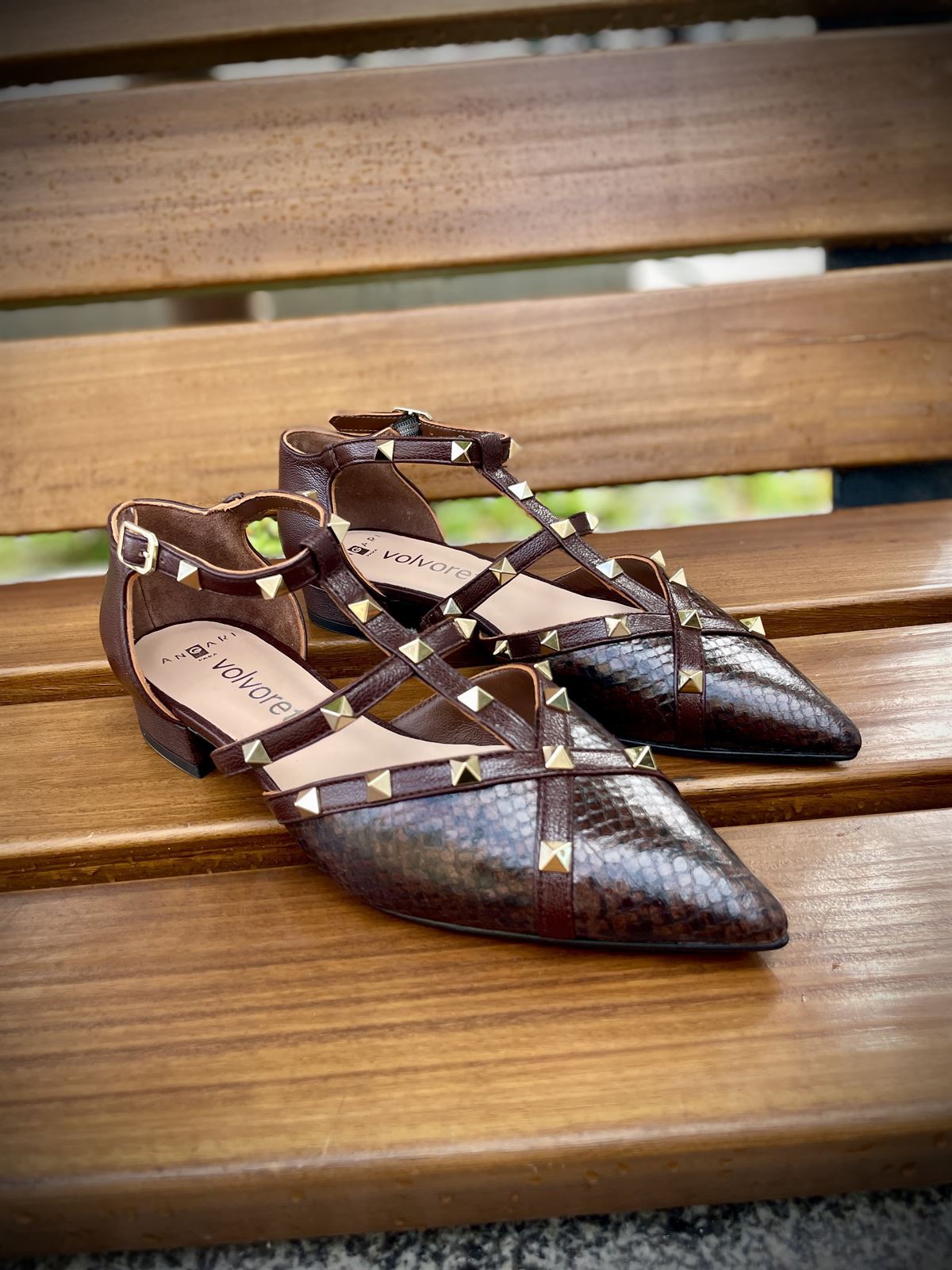 Manoletina Angari 54164-58 VIENA Chocolate y tachas - Imagen 4