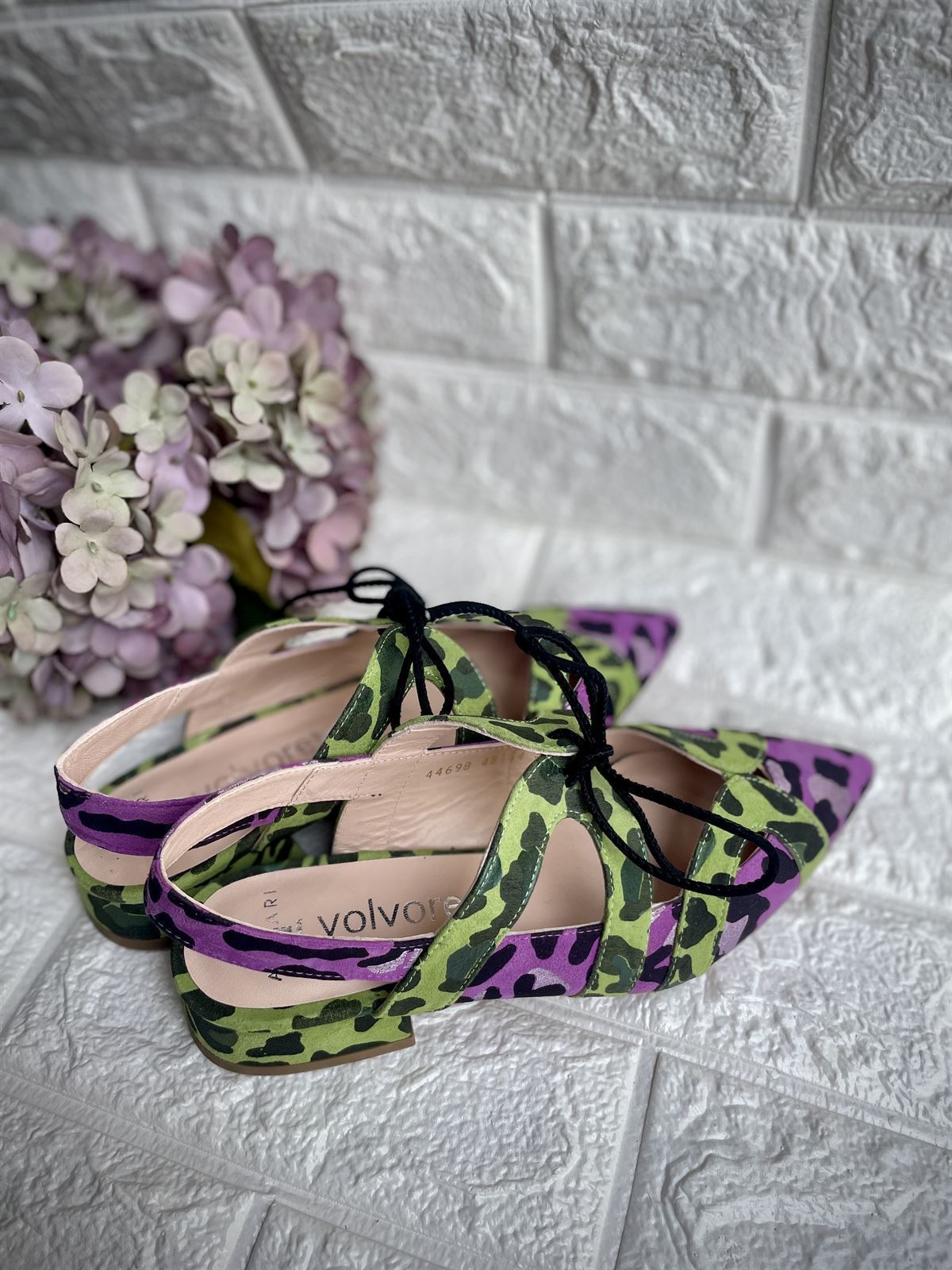 Manoletina Angari estampado print verdes morados. - Imagen 3