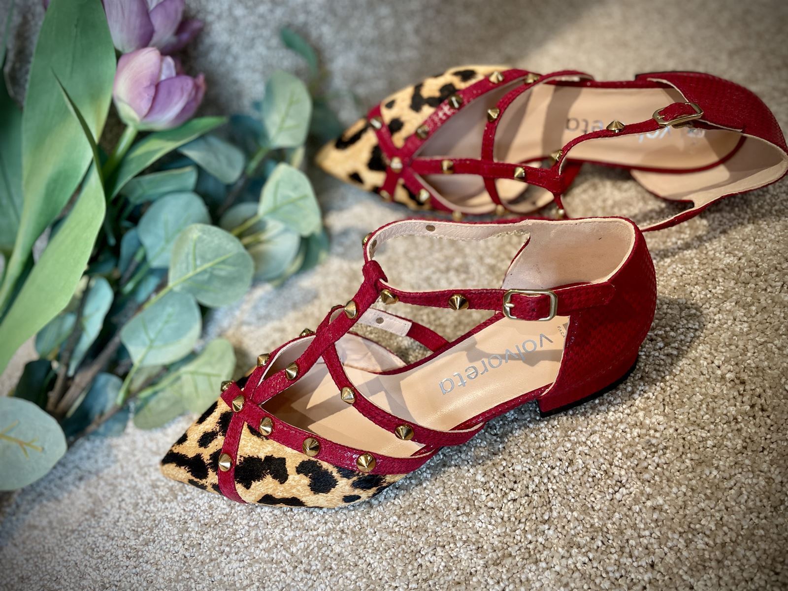 Manoletina Angari tachas print y rojo - Imagen 2