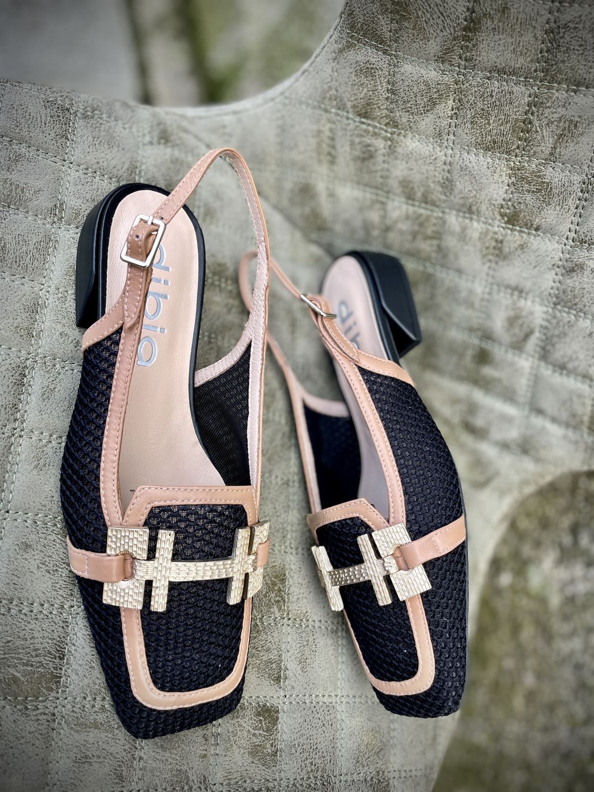 Mocasín Dibia by Ezzio rafia negro cico camel - Imagen 1