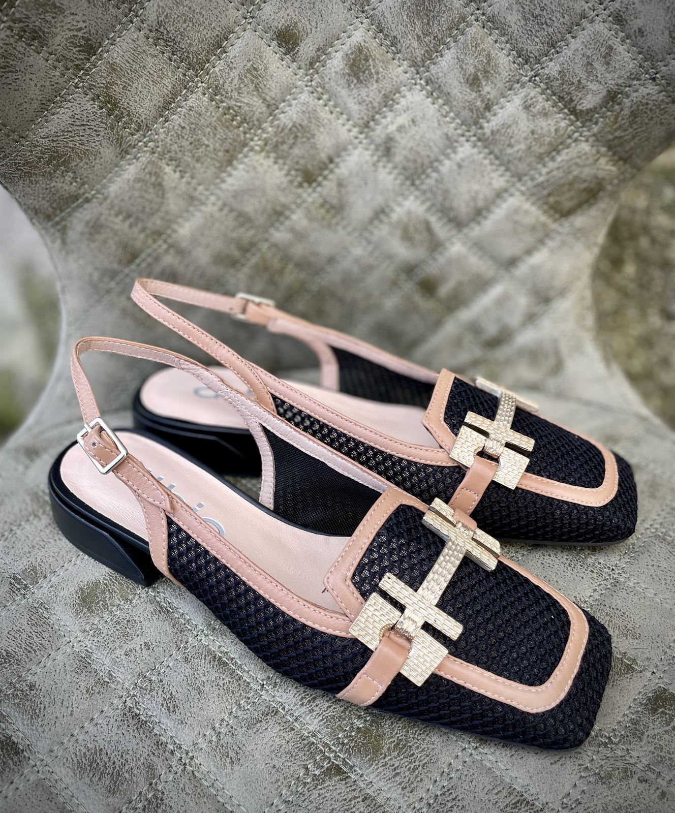 Mocasín Dibia by Ezzio rafia negro cico camel - Imagen 3
