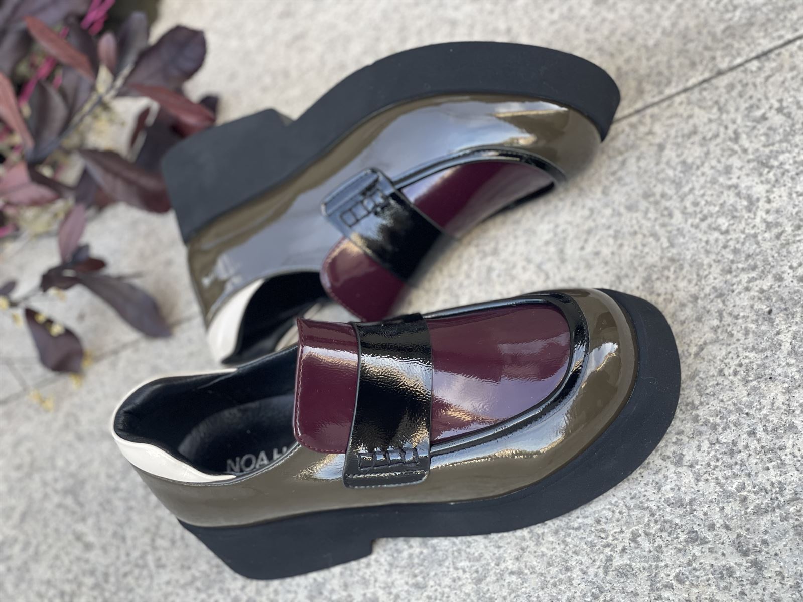 Mocasín NOA HARMON COFFEE CHAROL tricolor - Imagen 1