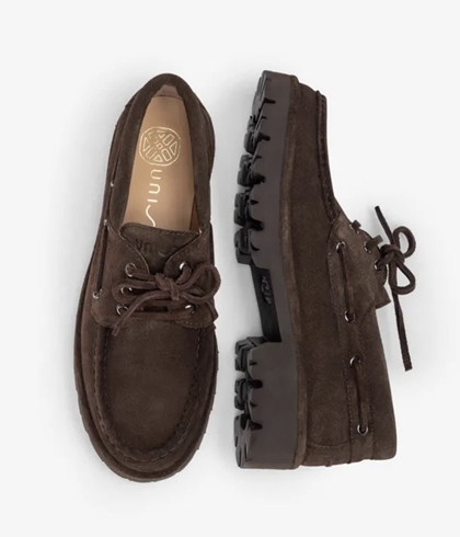 Mocasín UNISA estilo náutico FEUDO_BS  ante chocolate. - Imagen 2