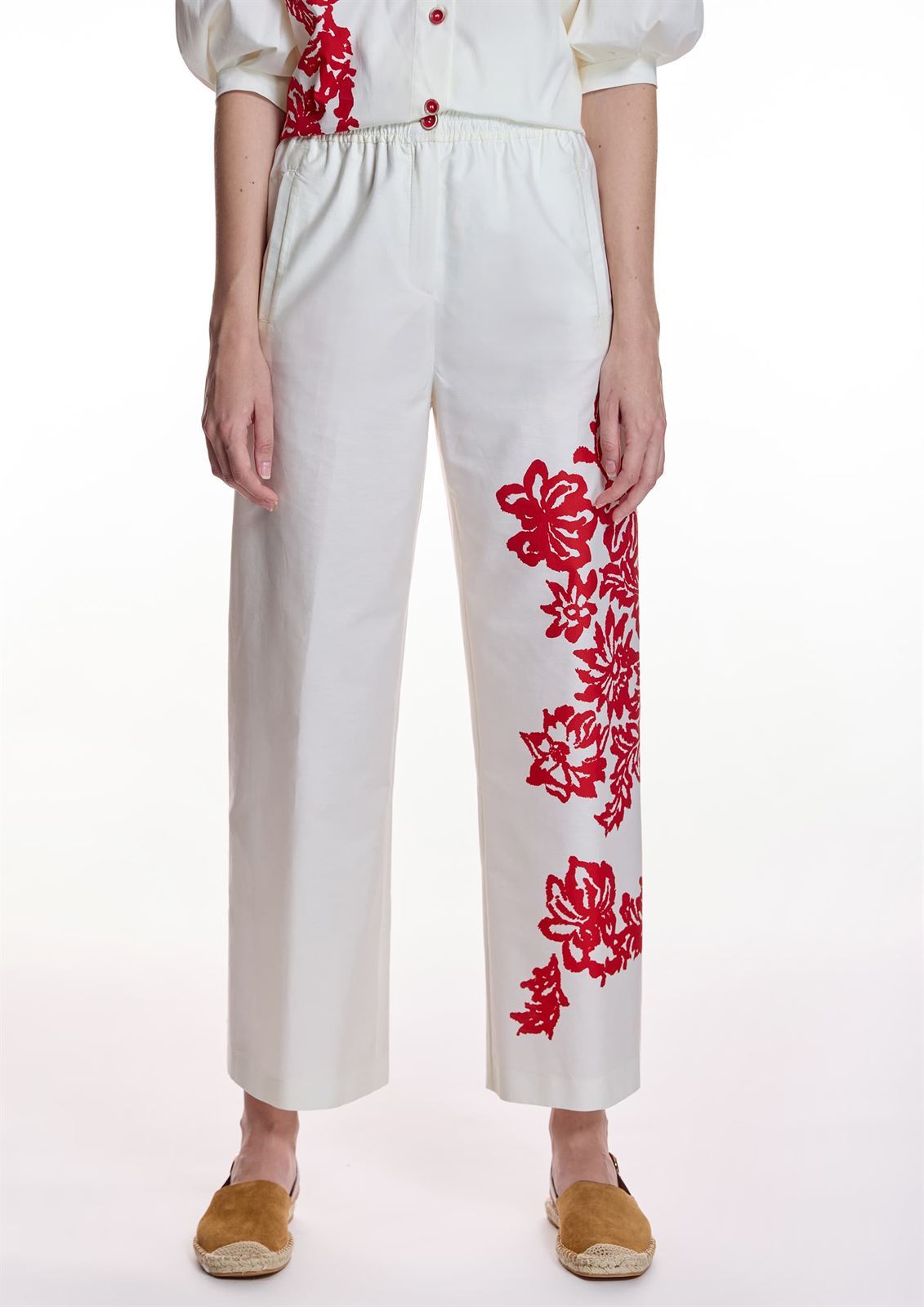 Pantalón ALBA CONDE 1507 CON ESTAMPADO FLORAL blanco - Imagen 2