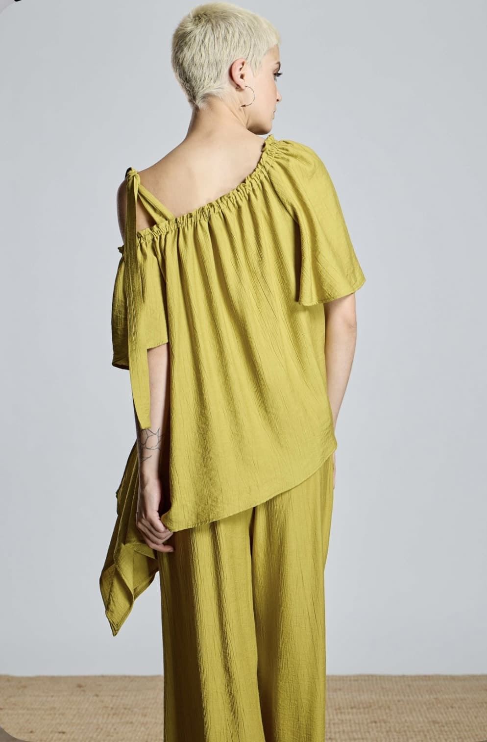 Pantalón Alba Conde 2504-419-60 verde oliva - Imagen 1